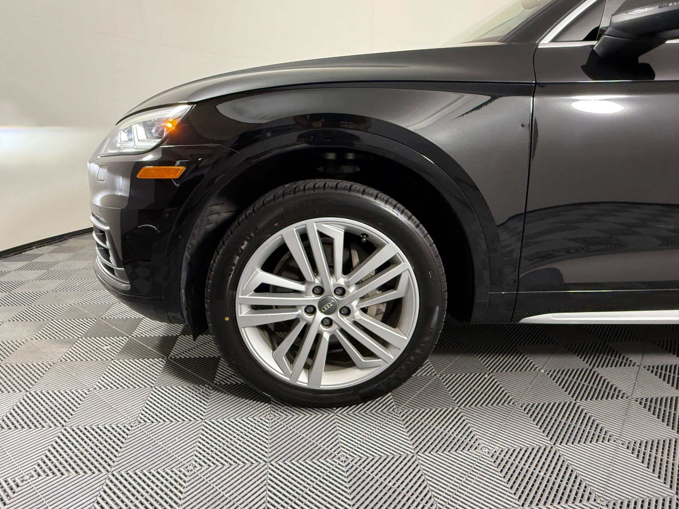 Used 2019 Audi Q5 2.0T Premium Plus w/ Premium Plus Package AWD/4WD image 13