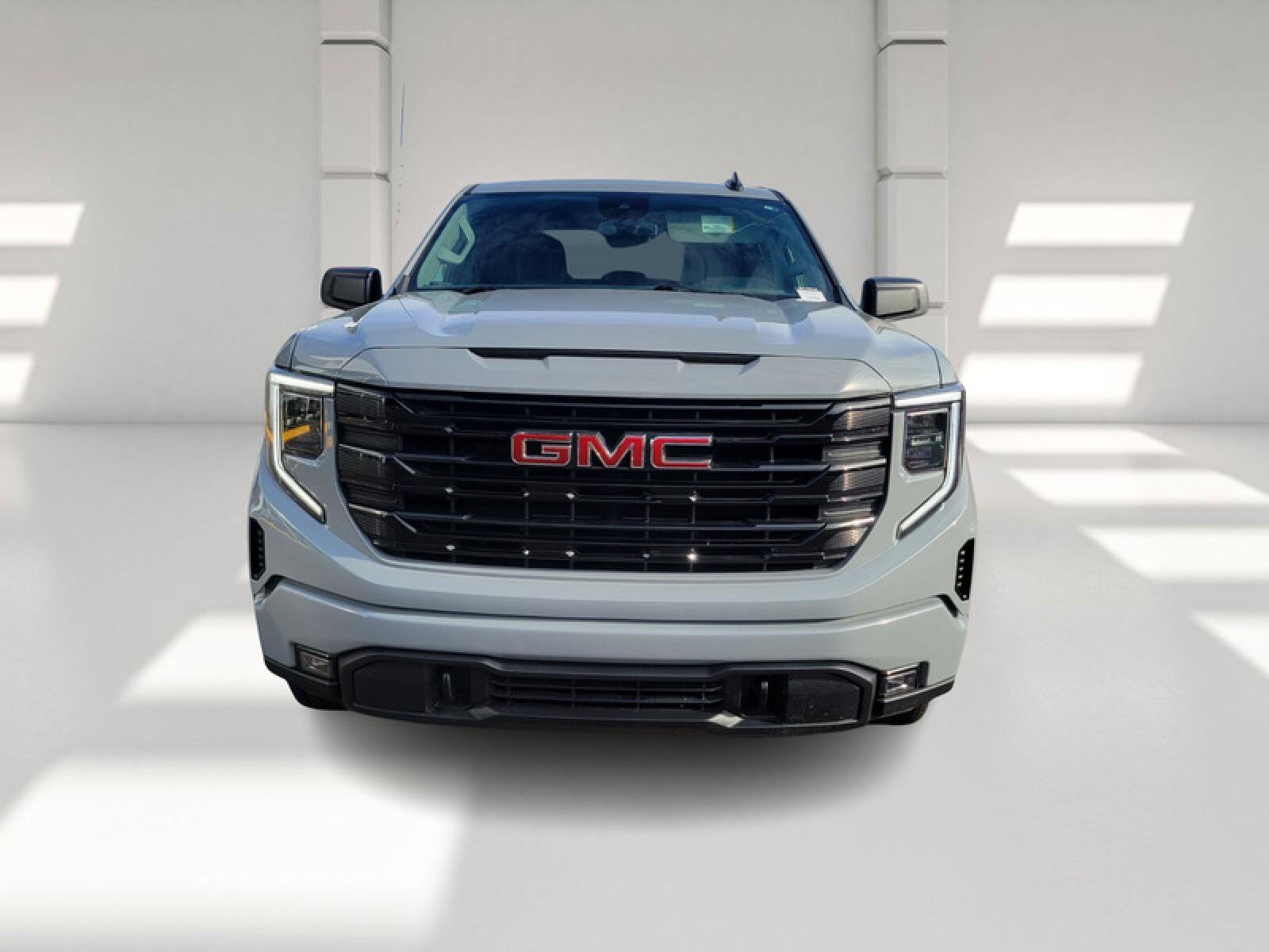 Used 2024 GMC Sierra 1500 Elevation image 2