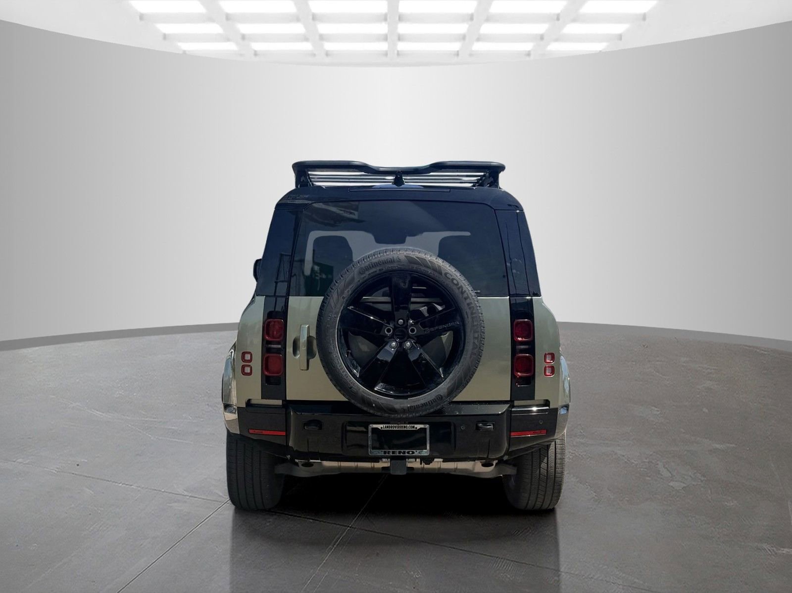 Used 2024 Land Rover Defender 90 X-Dynamic SE AWD/4WD image 6