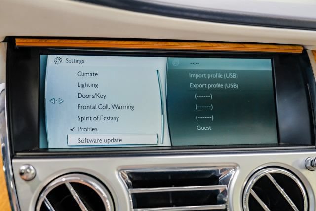 Used 2017 Rolls-Royce Wraith RWD image 48