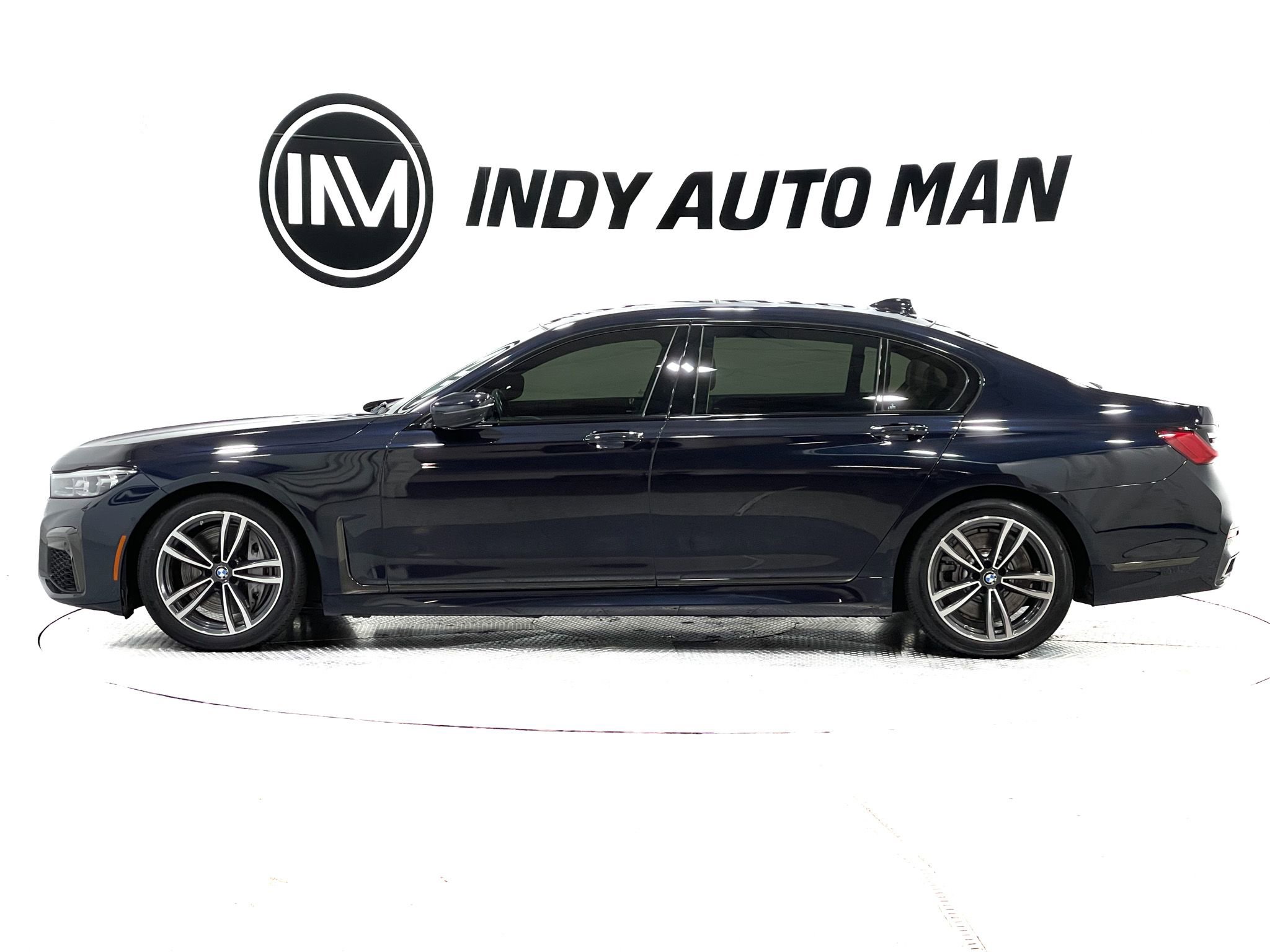 Used 2021 BMW 750i xDrive w/ Executive Package image 7