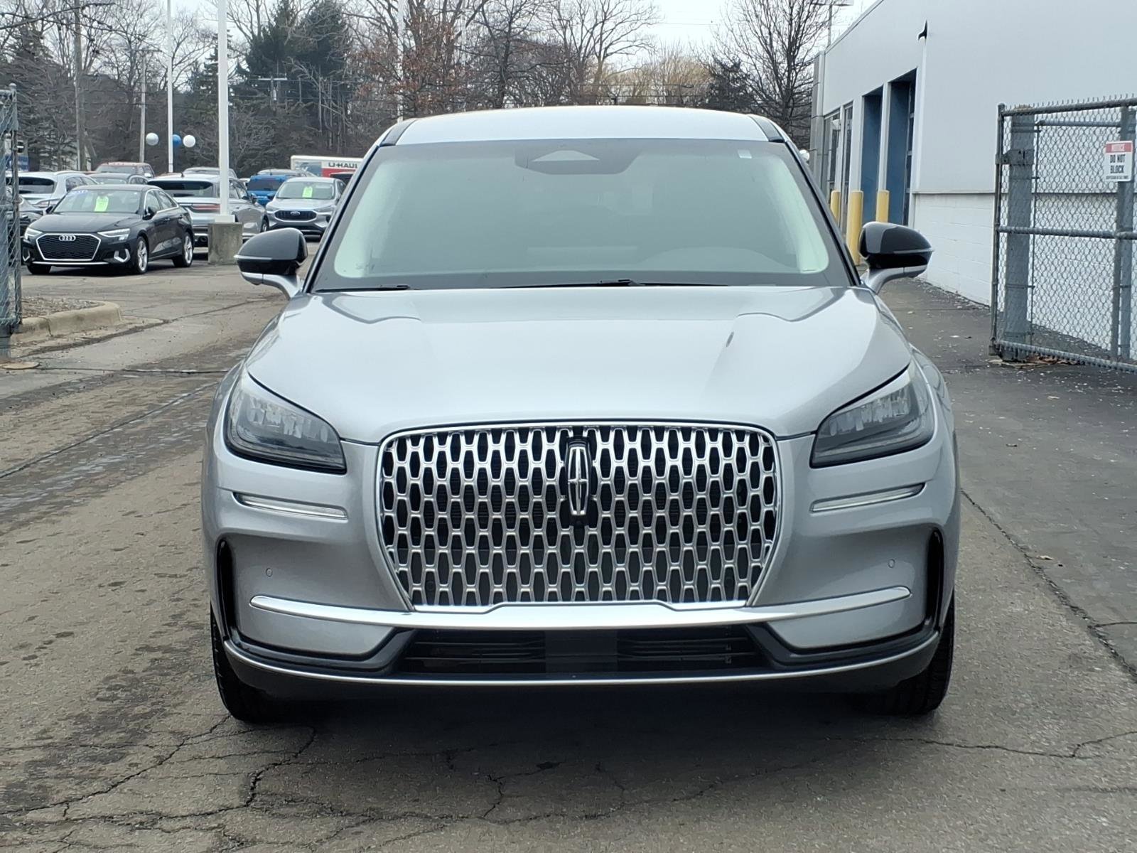 Certified 2023 Lincoln Corsair Standard w/ Equipment Group 101A image 2