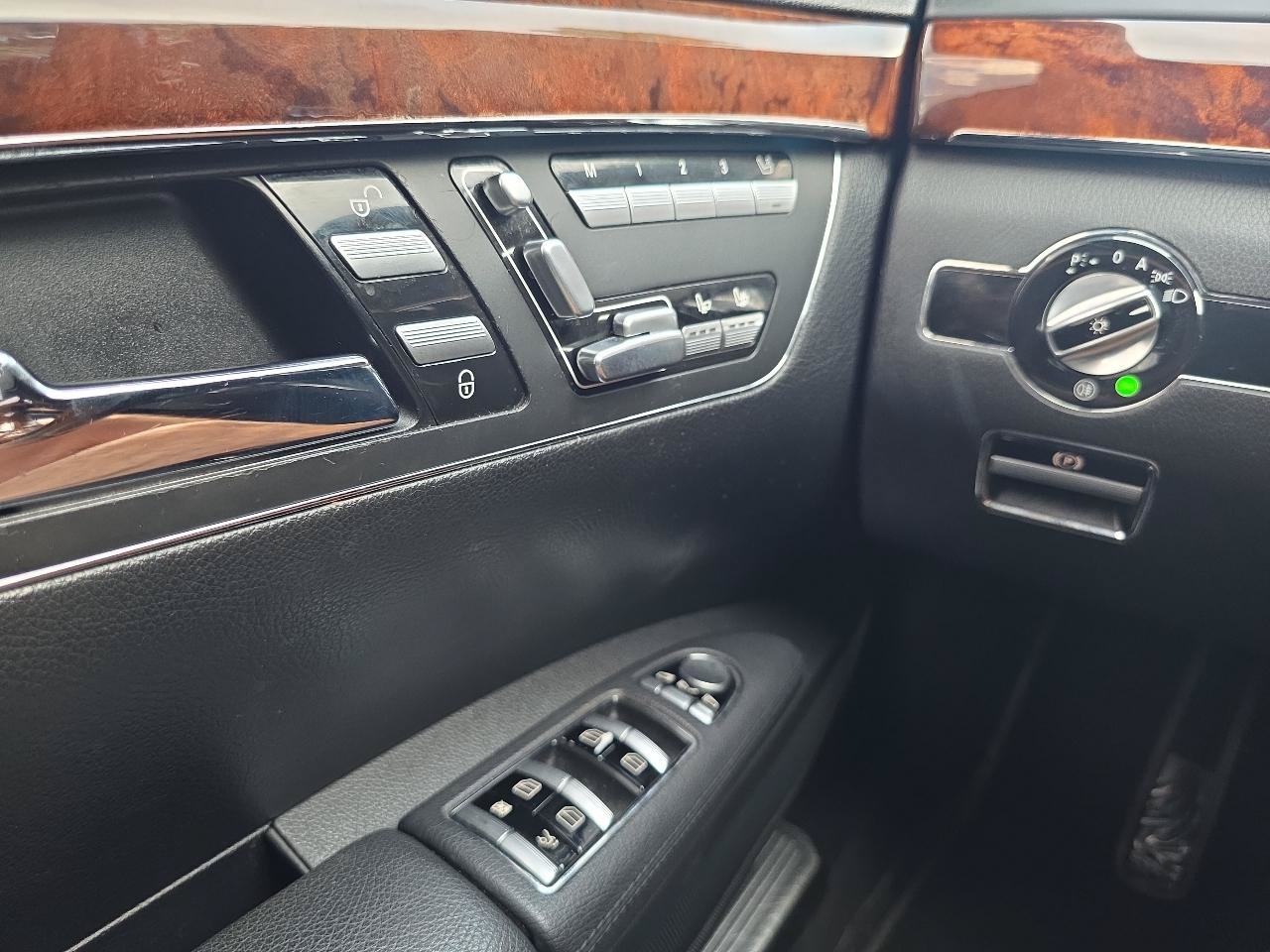 Used 2011 Mercedes-Benz S 550 4MATIC w/ Premium 2 Pkg image 34