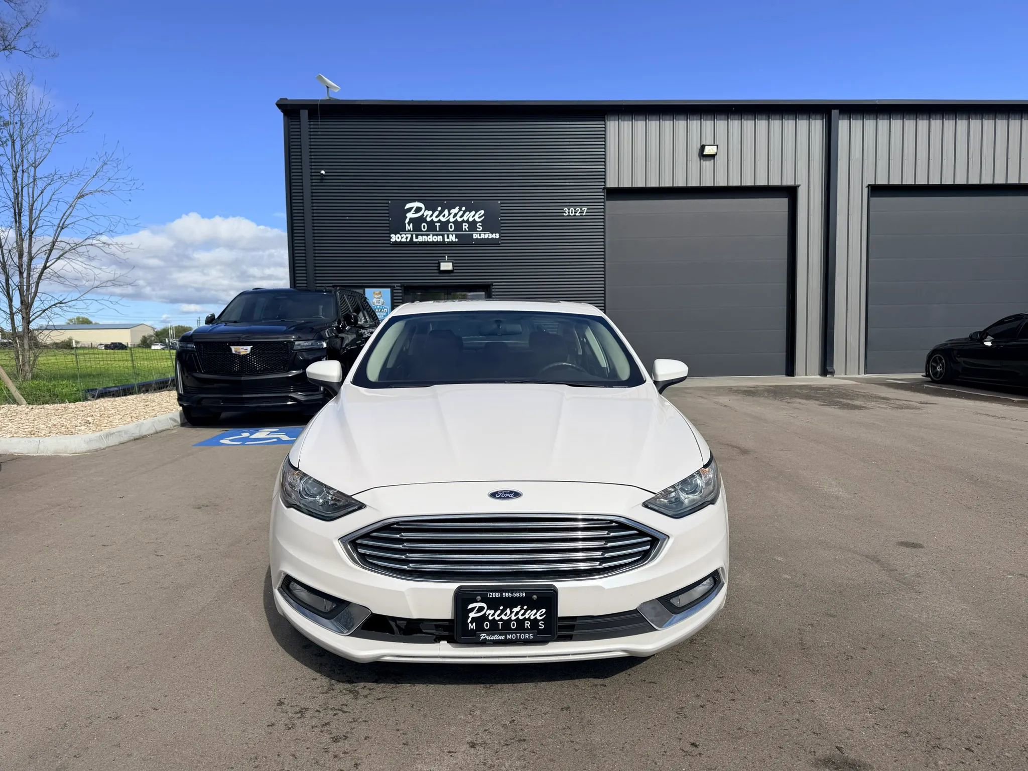 Used 2018 Ford Fusion SE w/ Equipment Group 201A AWD/4WD image 2
