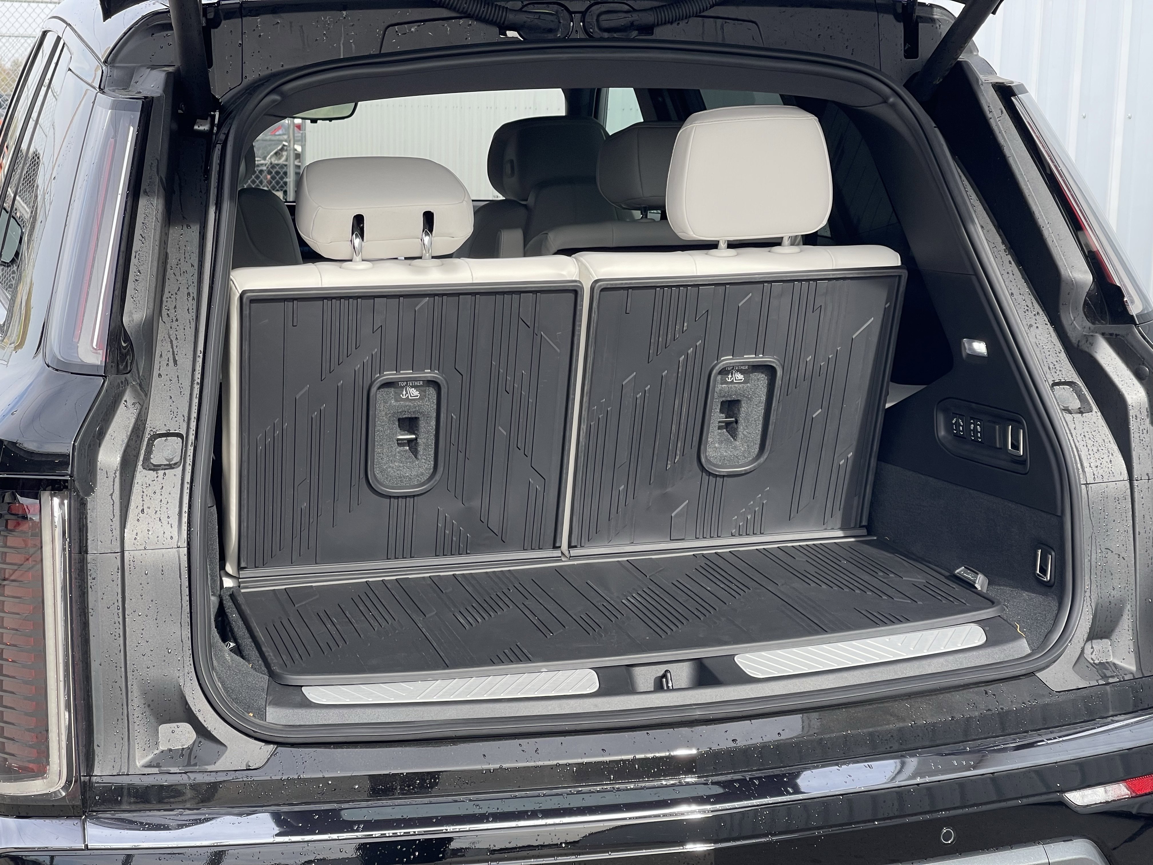 New 2026 Cadillac Vistiq Sport w/ LPO, Floor Liner Package image 19