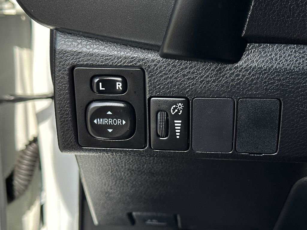 Used 2018 Toyota Corolla SE image 18