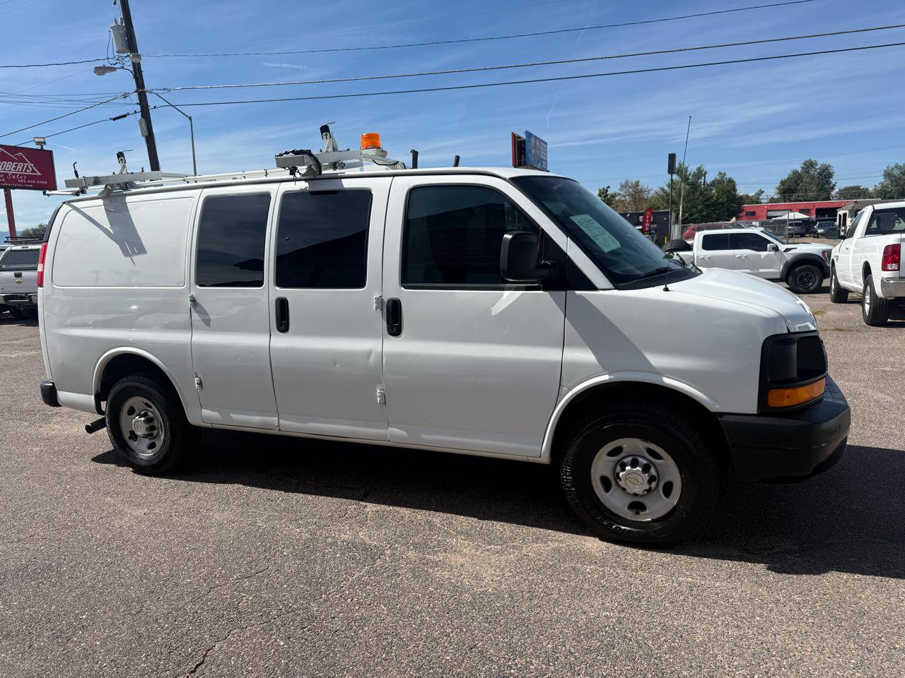 Used 2010 Chevrolet Express 2500 RWD image 1
