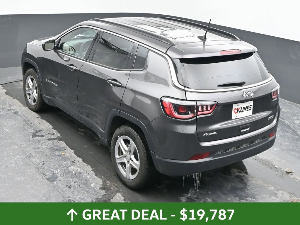 Used 2024 Jeep Compass Latitude image 41