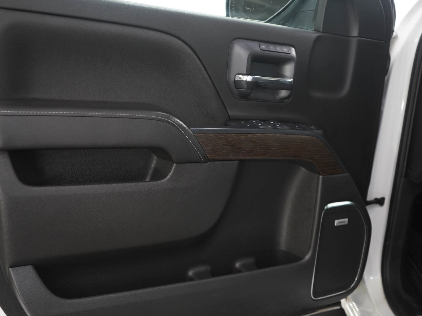 Used 2018 GMC Sierra 1500 Denali w/ Denali Ultimate Package AWD/4WD image 17