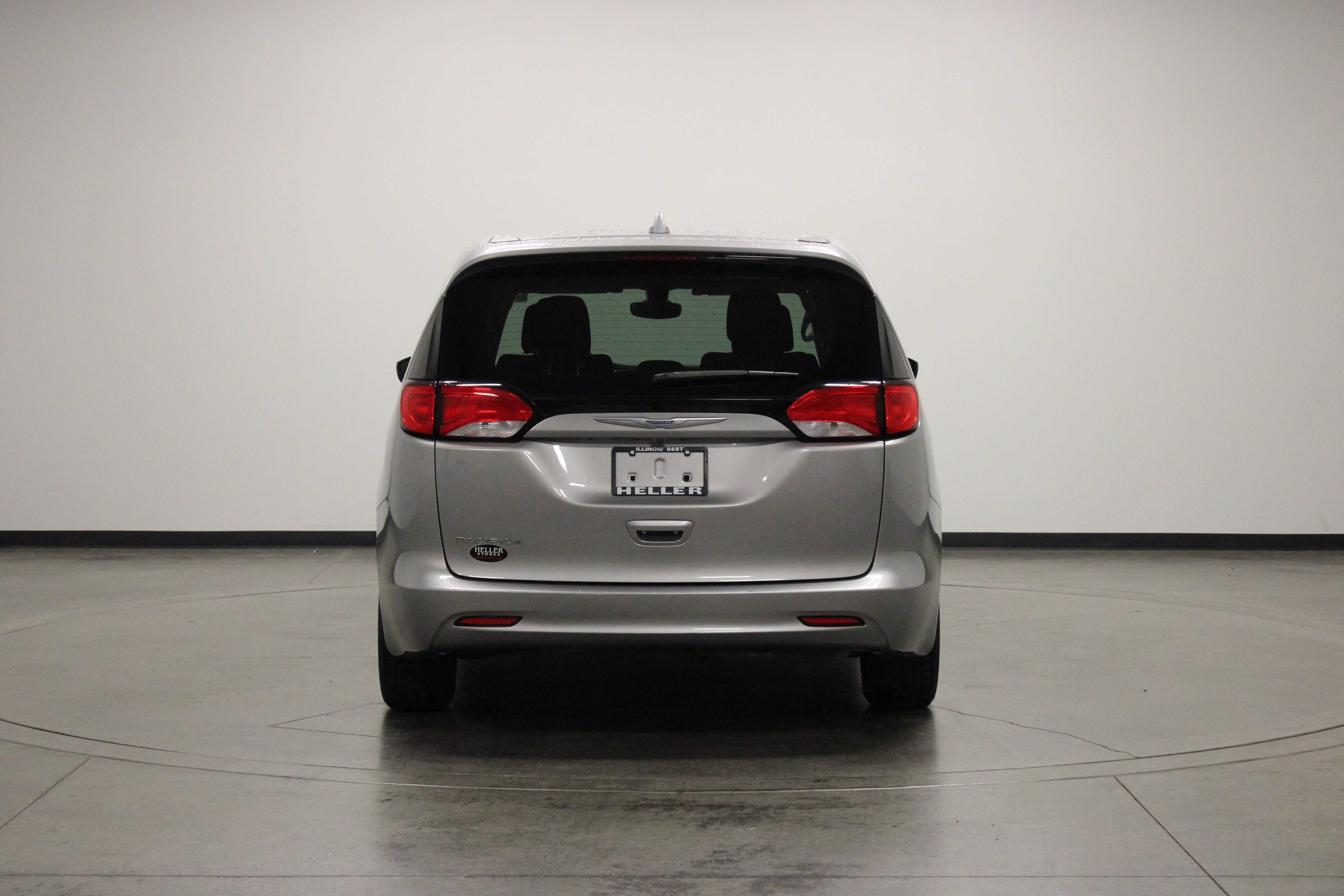 Used 2017 Chrysler Pacifica LX FWD image 7