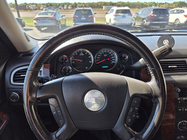 Used 2010 Chevrolet Suburban LT AWD/4WD image 22