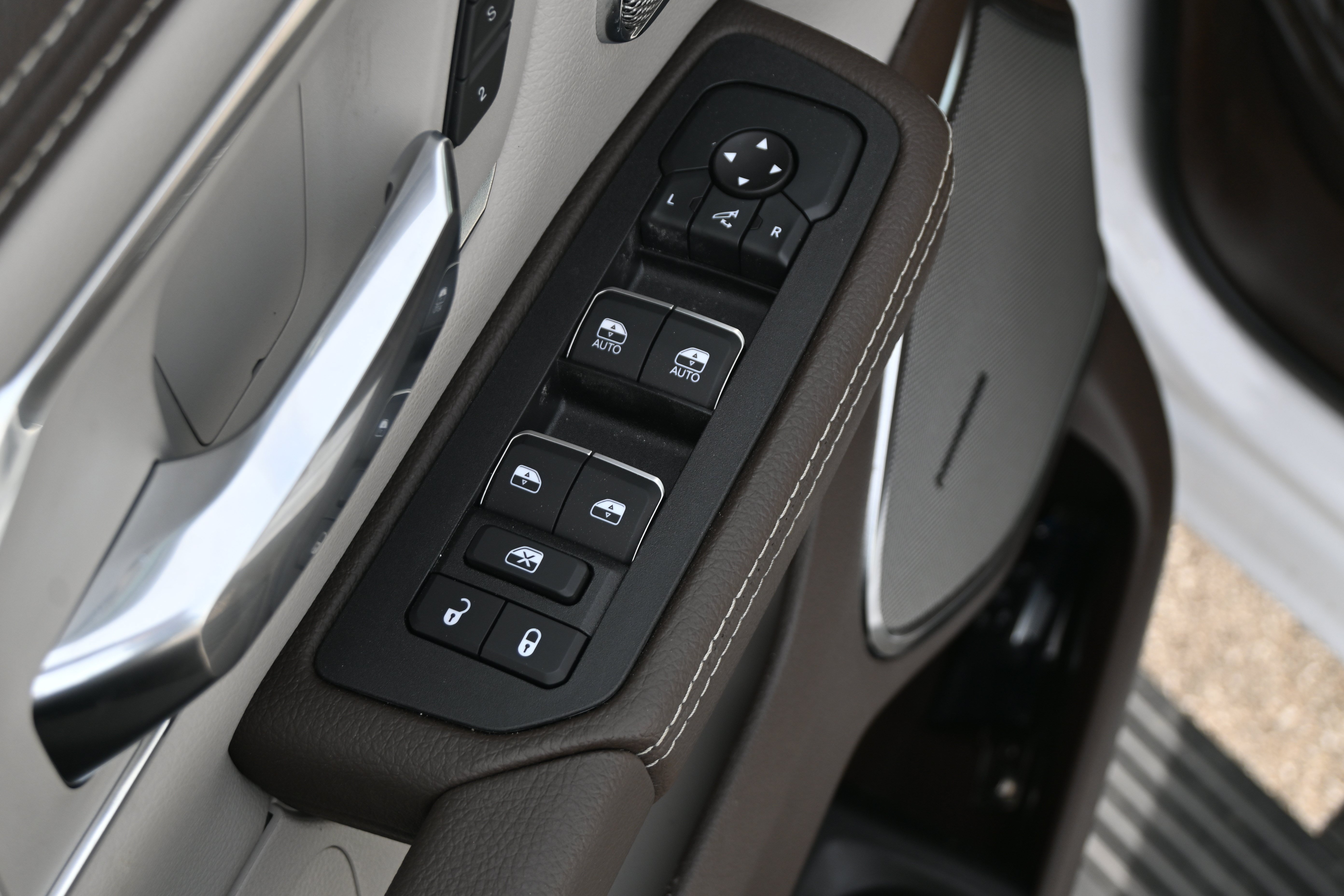 New 2026 RAM 1500 Laramie AWD/4WD image 16