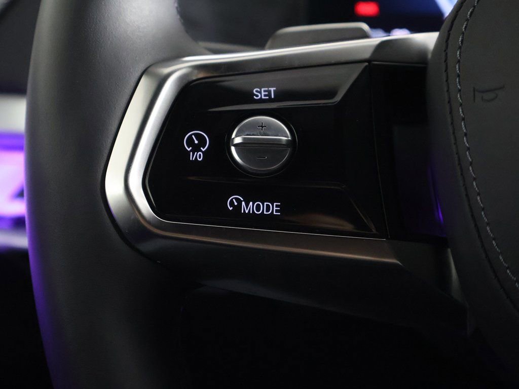 Used 2025 BMW i7 xDrive60 w/ Premium Package AWD/4WD image 46