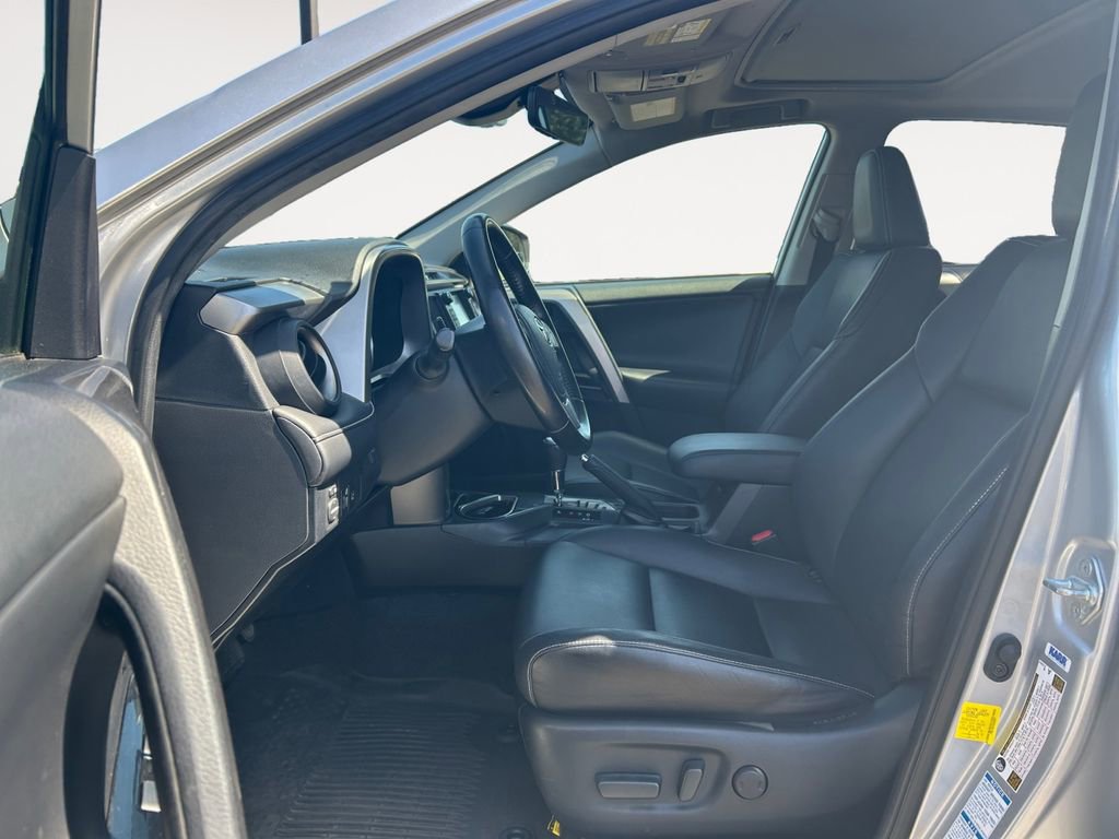 Used 2016 Toyota RAV4 Limited w/ Advanced Technology Package AWD/4WD image 6