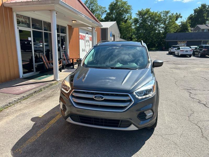 Used 2017 Ford Escape SE w/ Equipment Group 201A FWD image 2
