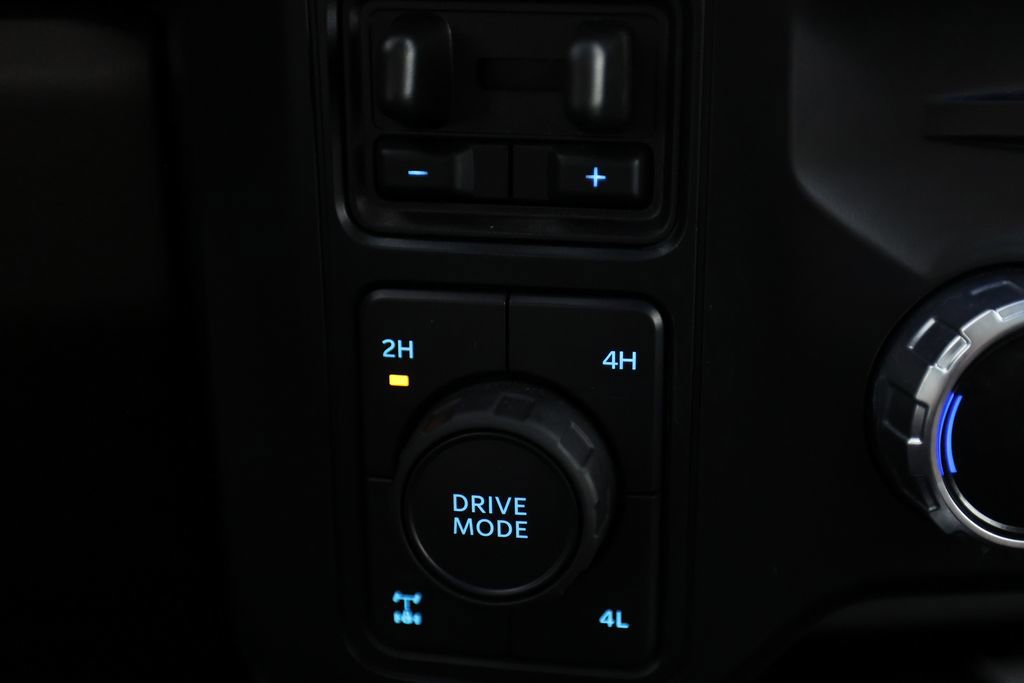 Used 2025 Ford F350 King Ranch w/ Chrome Package AWD/4WD image 29