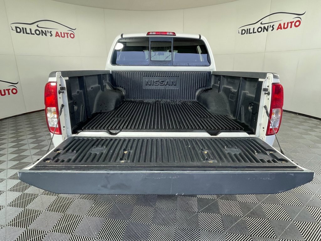 Used 2017 Nissan Frontier SV image 6