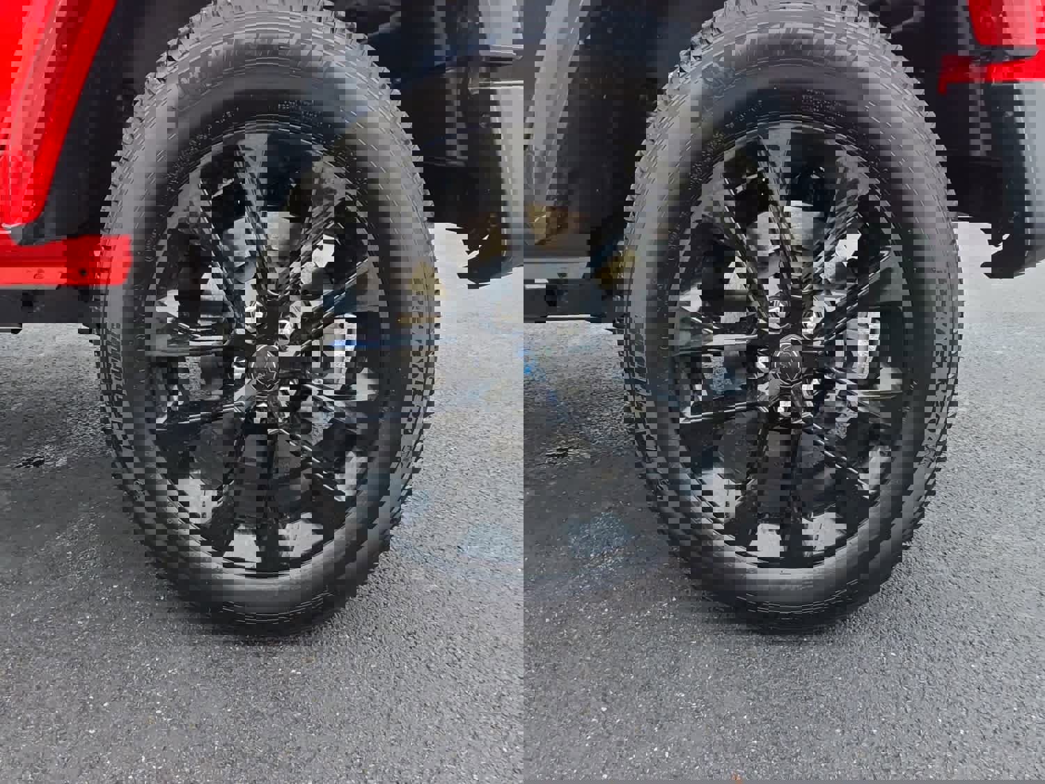 Used 2024 Jeep Wrangler Sahara w/ Technology Group image 15