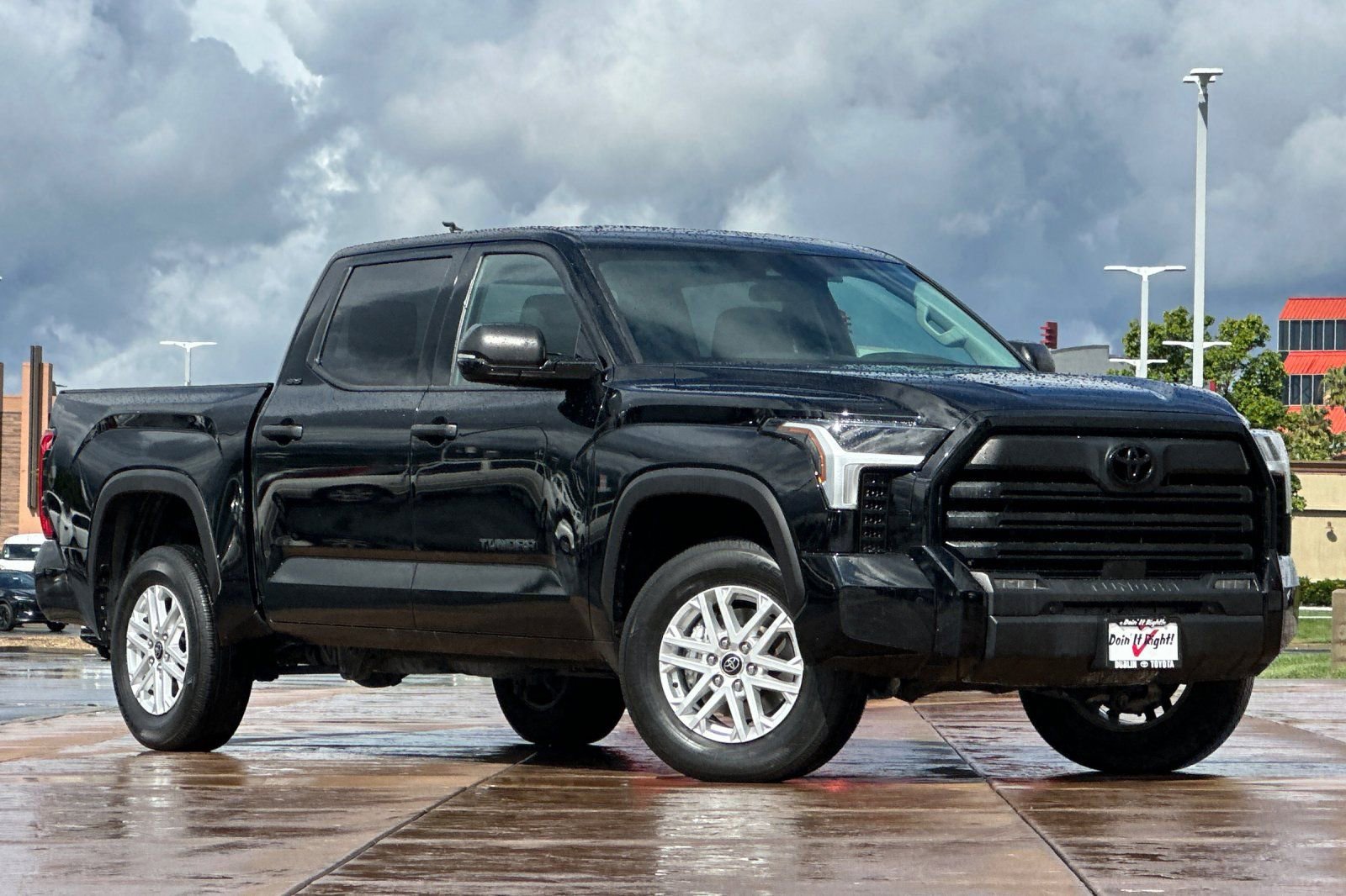 Used 2023 Toyota Tundra SR5 w/ SR5 Convenience Package AWD/4WD video 2
