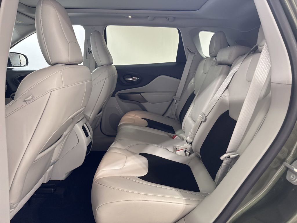 Used 2020 Jeep Cherokee Latitude Plus w/ Comfort/Convenience Group image 23