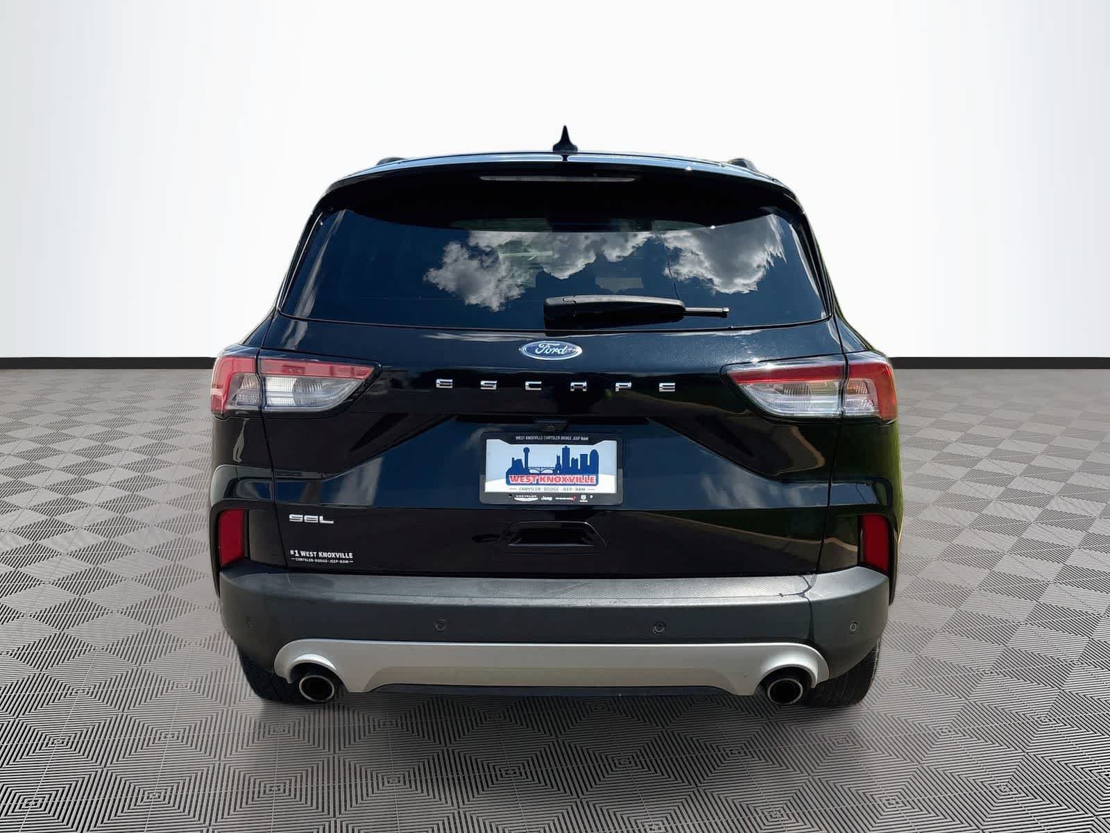 Used 2022 Ford Escape SEL w/ Technology Package FWD image 6