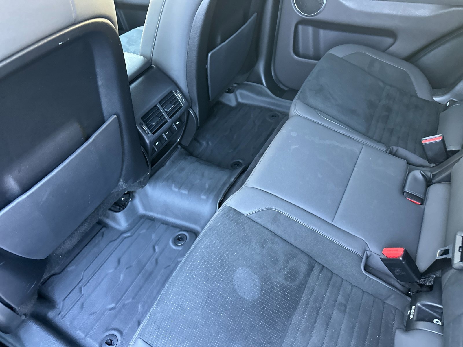 Used 2020 Land Rover Discovery Sport S image 12