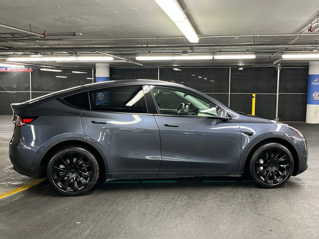Used 2020 Tesla Model Y Long Range image 37