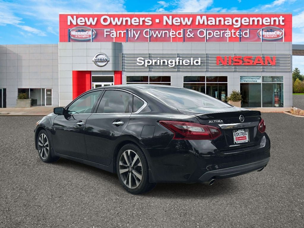 Used 2017 Nissan Altima 2.5 SR FWD image 5
