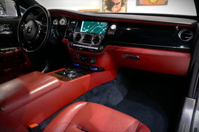 Used 2015 Rolls-Royce Wraith image 23