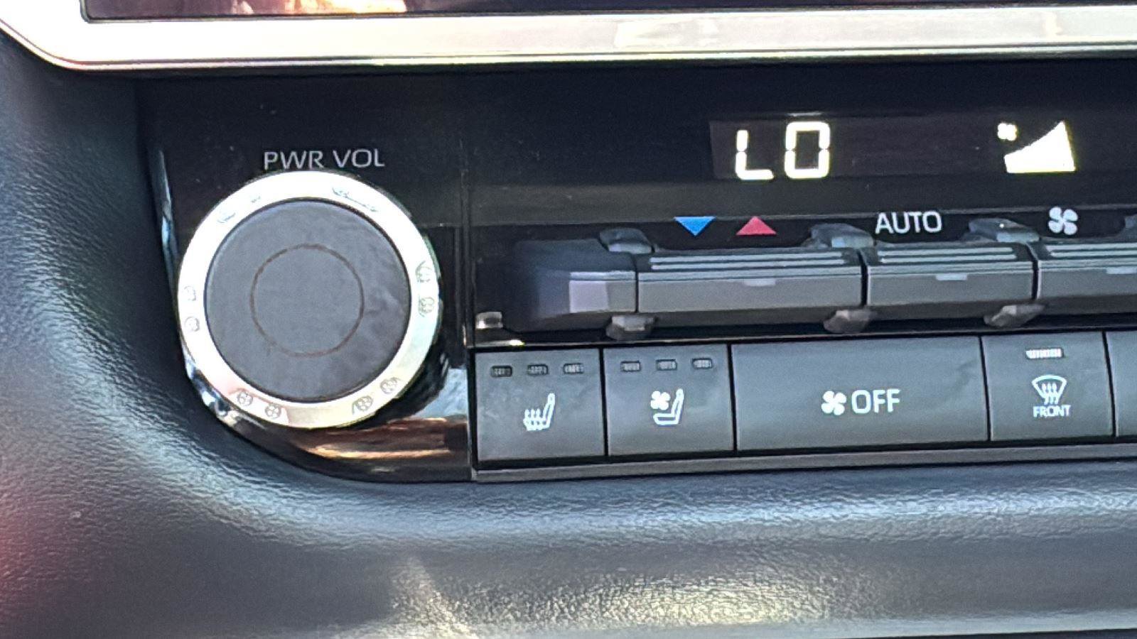 Used 2024 Toyota Tundra Platinum image 22