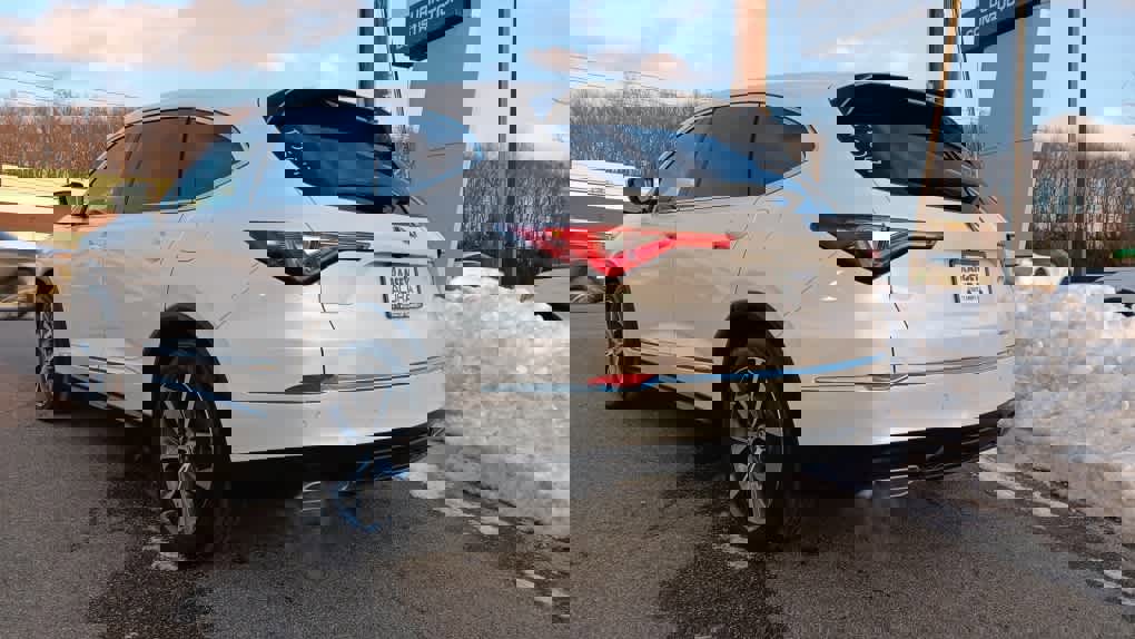 Used 2023 Acura MDX SH-AWD w/ Technology Package image 3