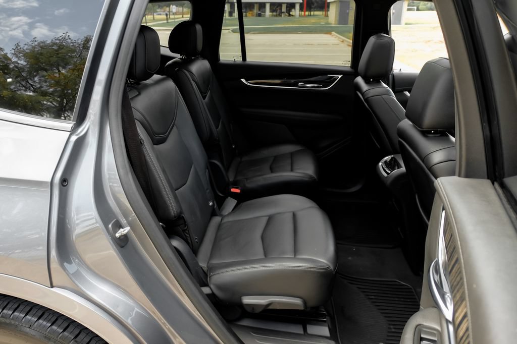 Used 2020 Cadillac XT6 Premium Luxury FWD image 44