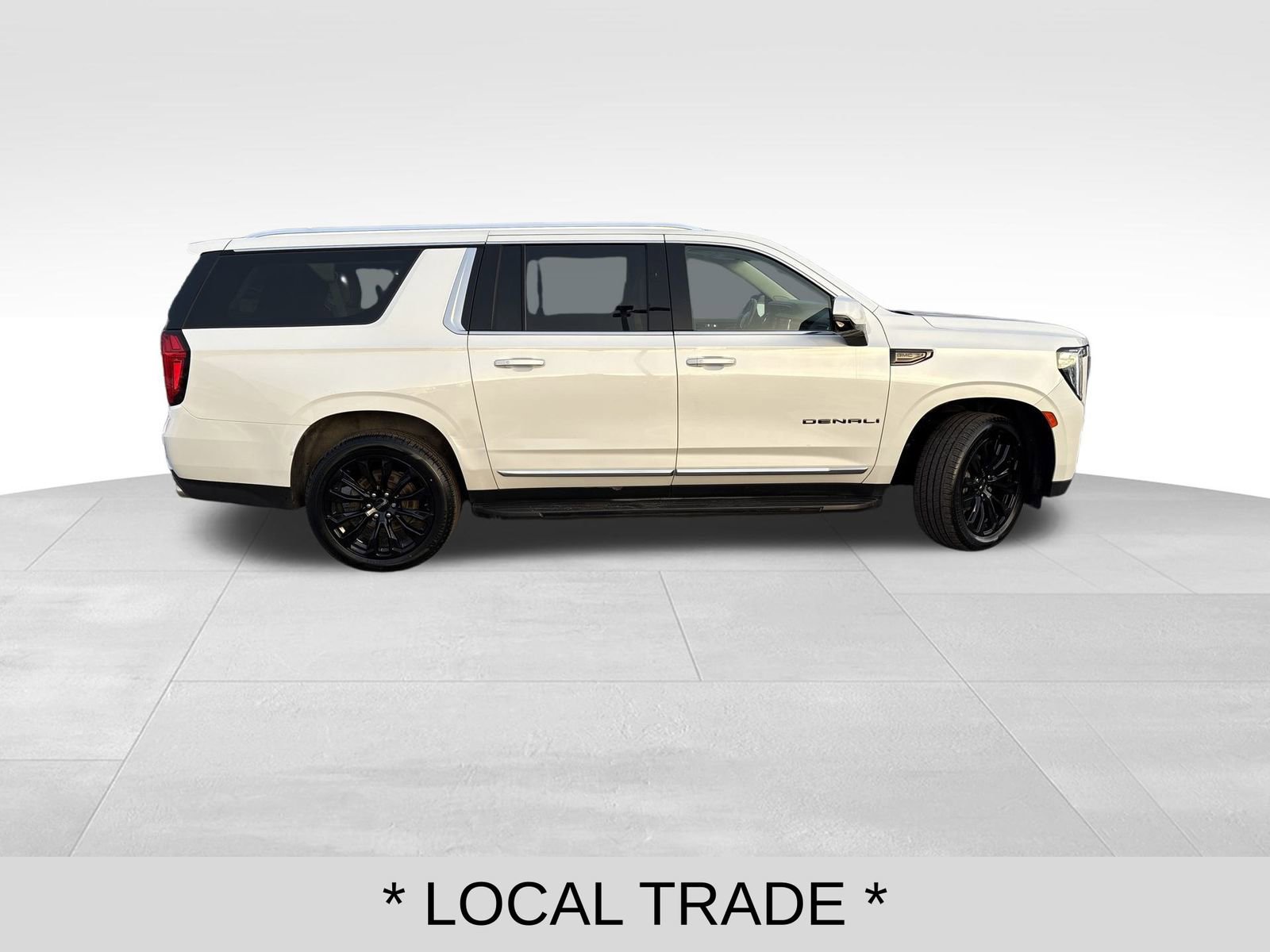 Used 2021 GMC Yukon XL Denali image 6