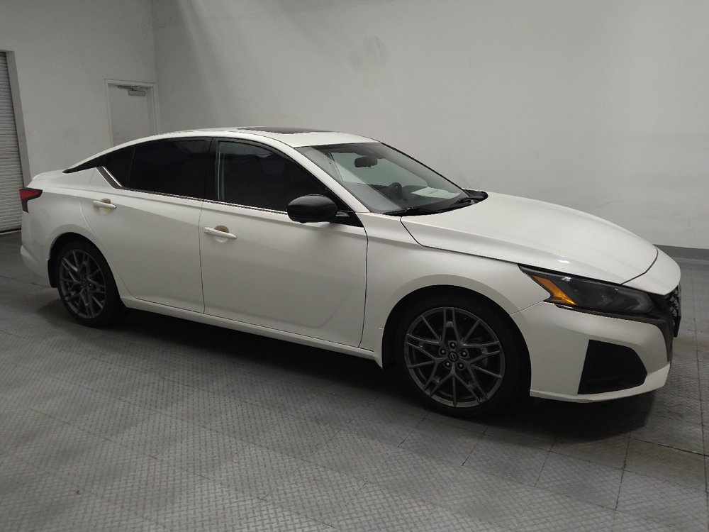 Used 2023 Nissan Altima 2.0 SR FWD image 11