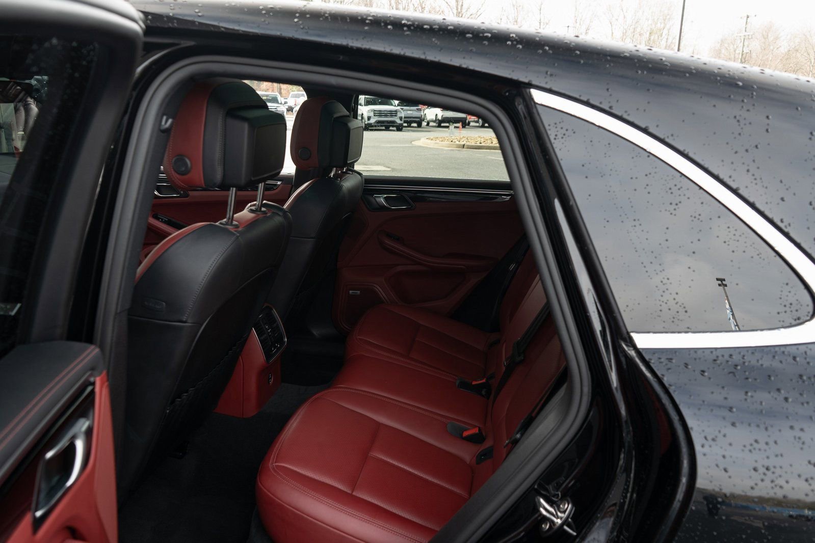 Used 2022 Porsche Macan S w/ Premium Package Plus image 35