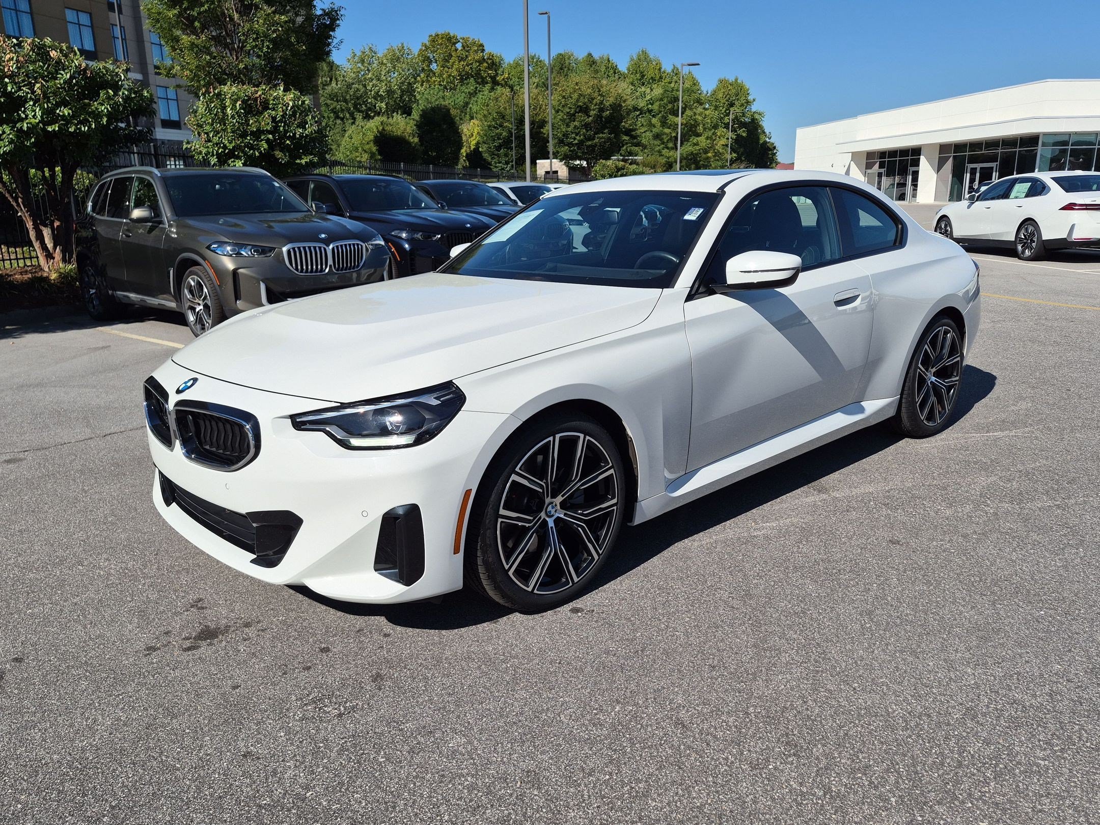 Used 2024 BMW 230i Coupe w/ Convenience Package RWD image 7