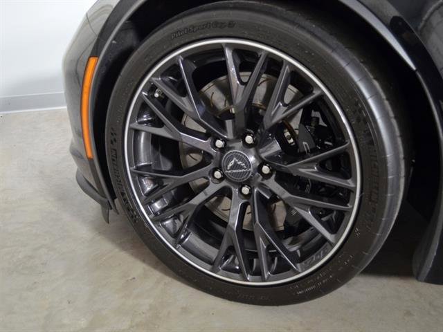 Used 2016 Chevrolet Corvette Z06 w/ 3LZ Preferred Equipment Group image 8