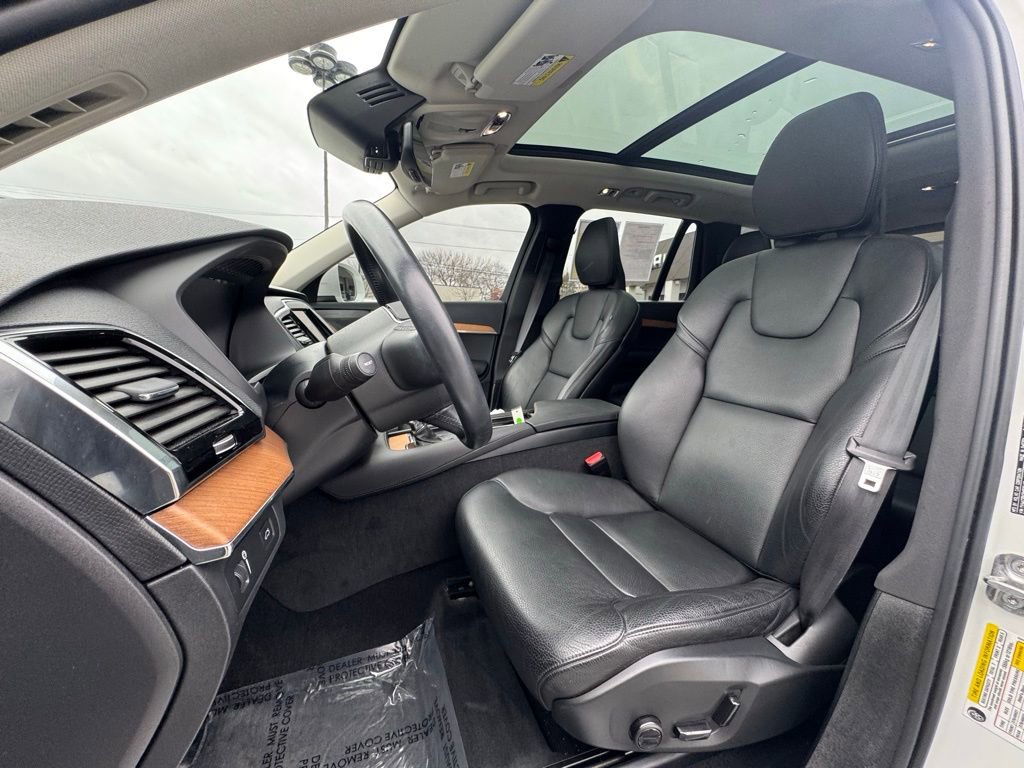 Used 2022 Volvo XC90 T6 Momentum w/ Advanced Package image 19