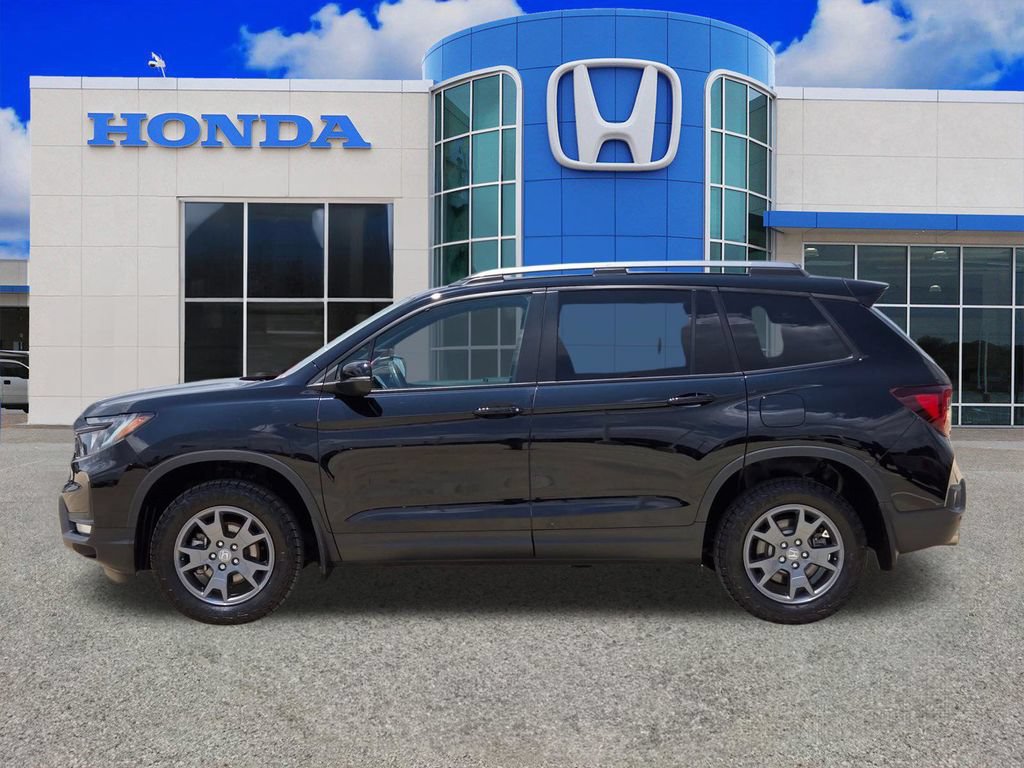 Used 2025 Honda Passport TrailSport image 6