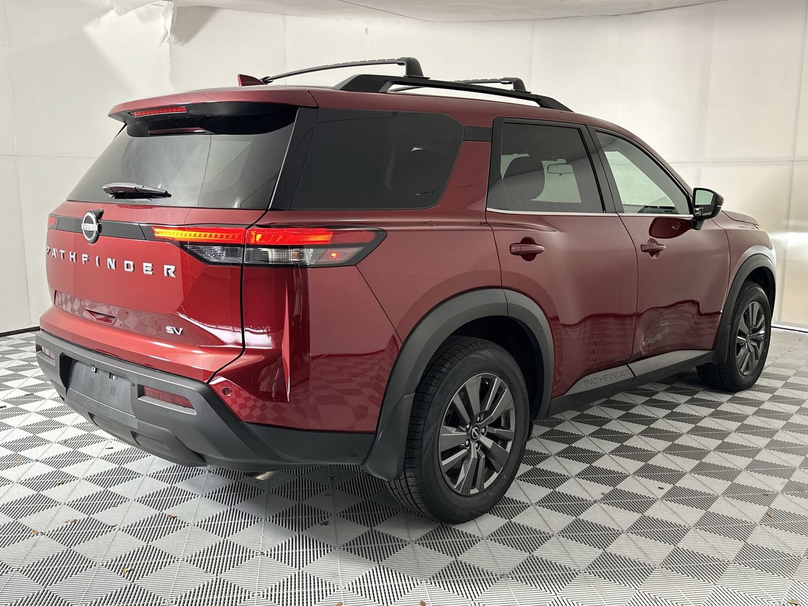 Certified 2024 Nissan Pathfinder SV FWD image 8