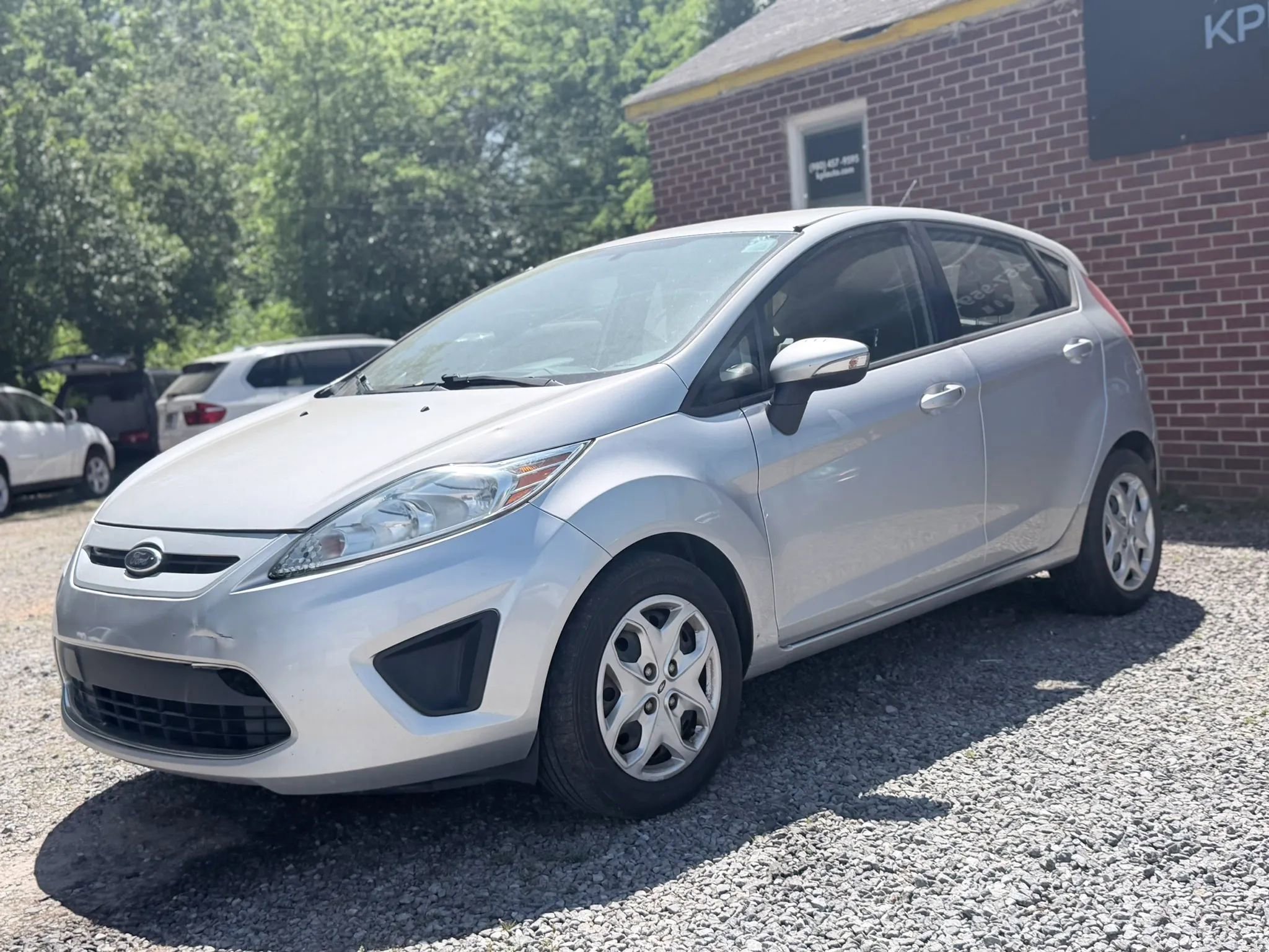 Used 2013 Ford Fiesta SE w/ Super Fuel Economy Pkg FWD image 2