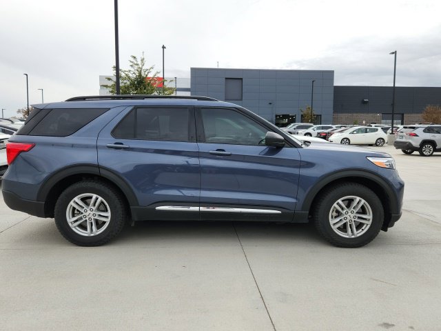Used 2021 Ford Explorer XLT w/ Equipment Group 202A AWD/4WD image 2