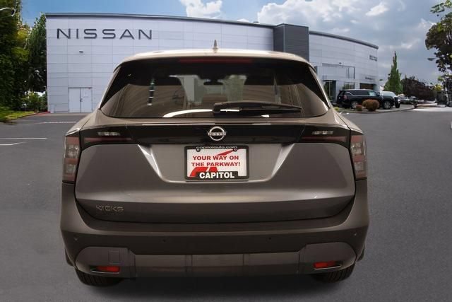 Used 2025 Nissan Kicks SV w/ Illumination Package FWD image 4