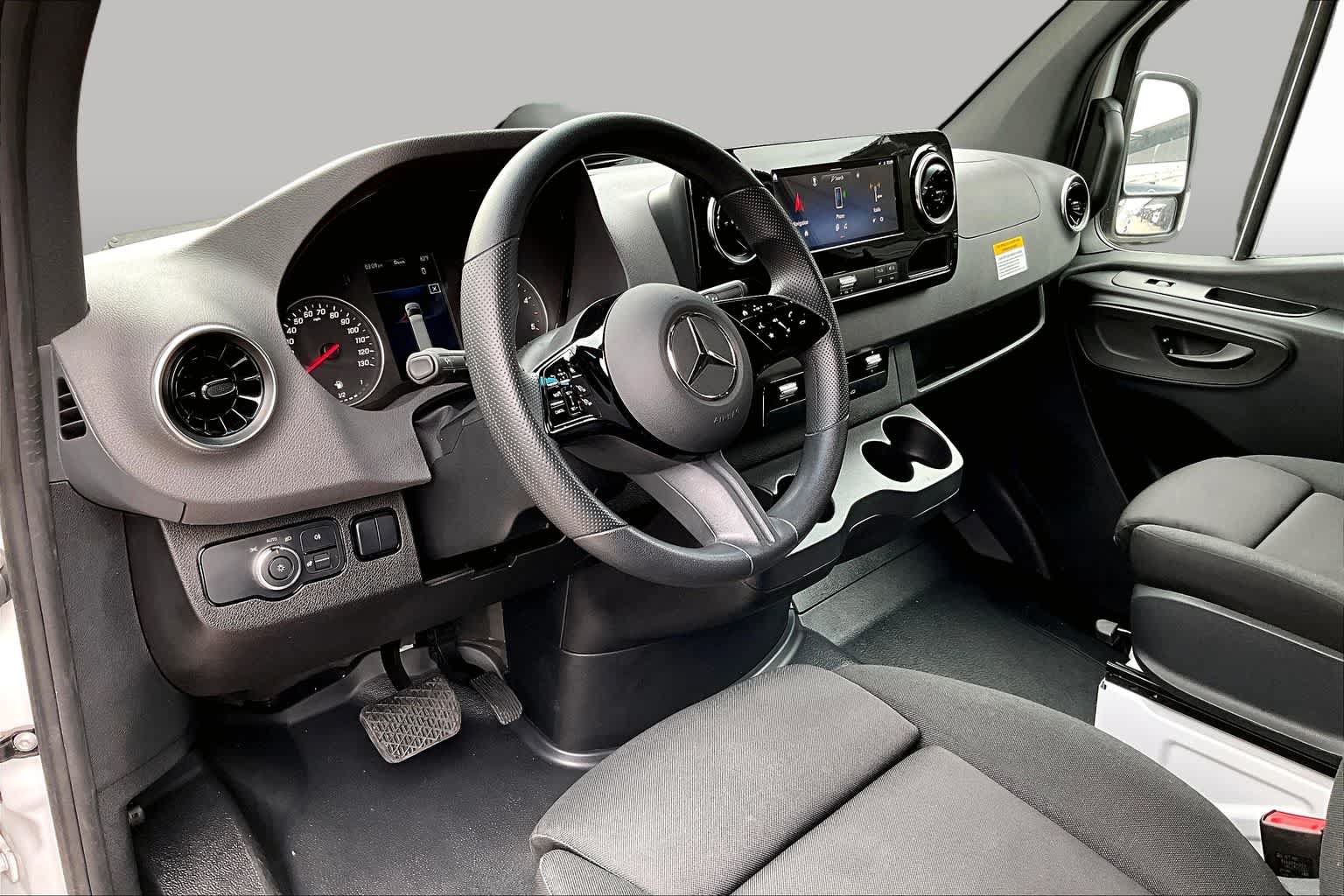 New 2025 Mercedes-Benz Sprinter 2500 image 10