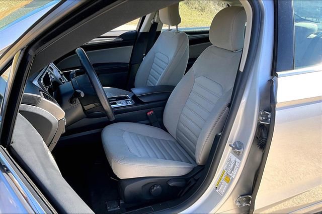 Used 2018 Ford Fusion S image 18