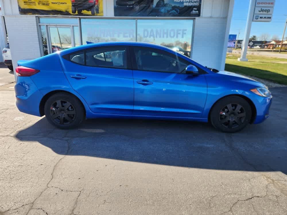 Used 2017 Hyundai Elantra SE image 2