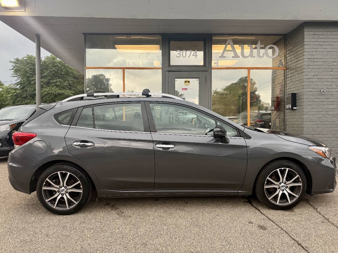 Used 2018 Subaru Impreza 2.0i Limited AWD/4WD image 2