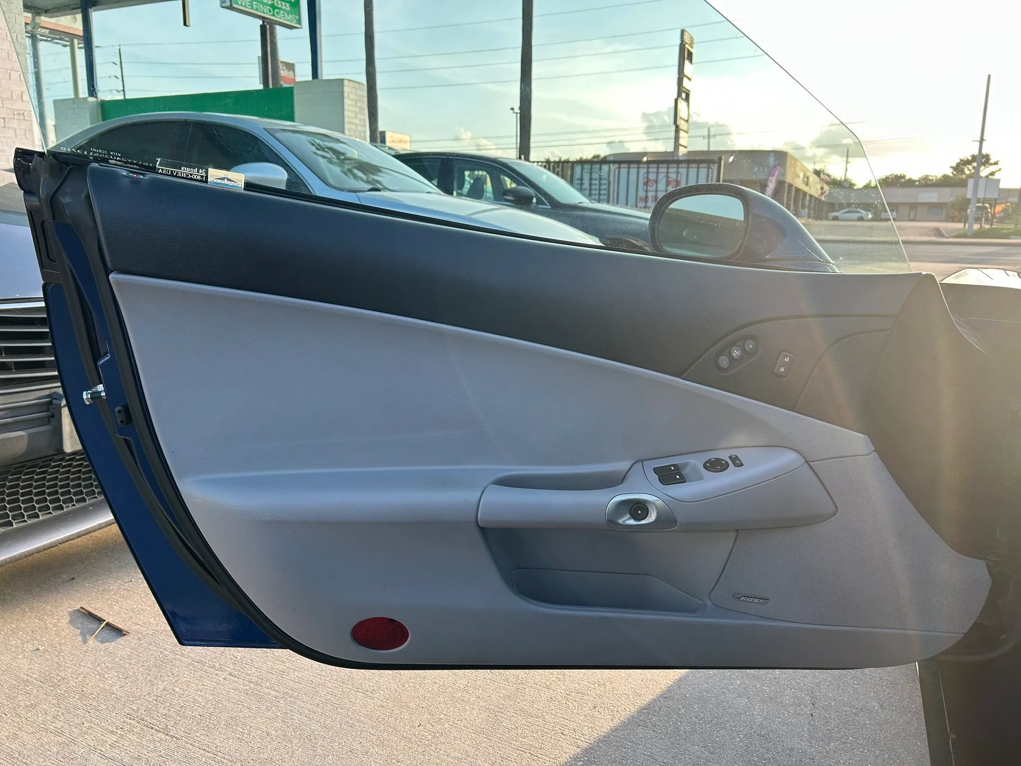 Used 2005 Chevrolet Corvette Coupe w/ Preferred Equipment Group RWD image 12