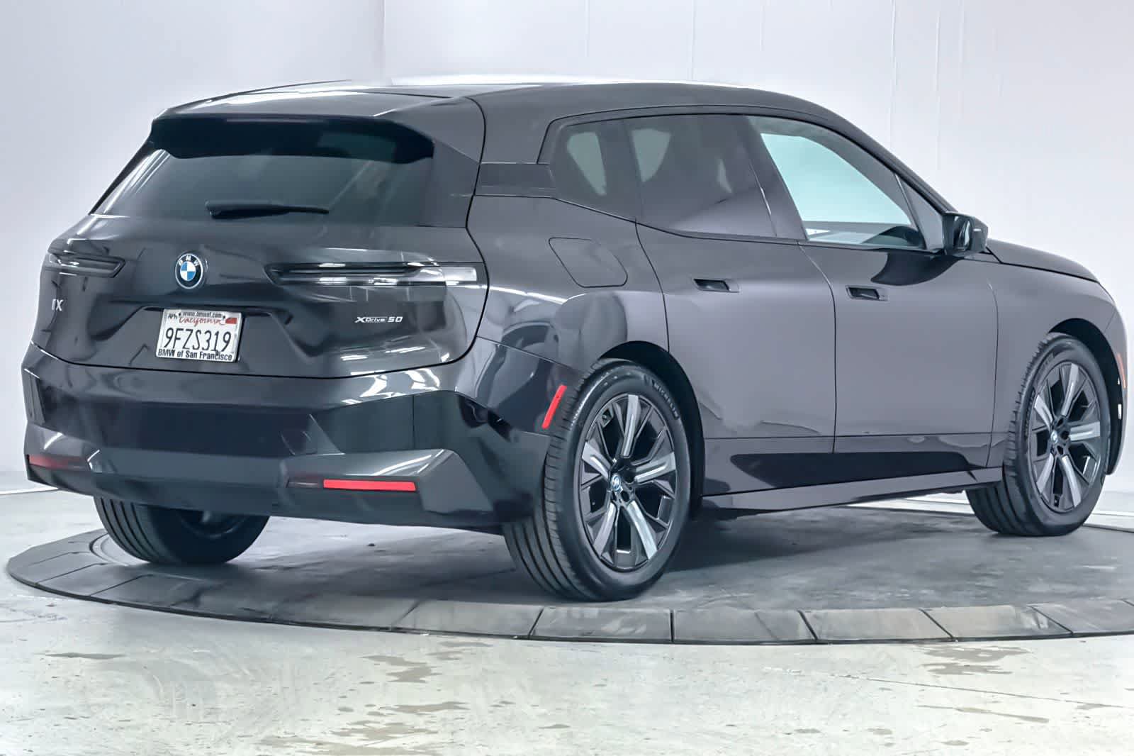Used 2023 BMW iX xDrive50 w/ Premium Package image 2