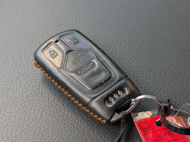 Used 2020 Audi Q5 e Premium w/ Convenience Package AWD/4WD image 32